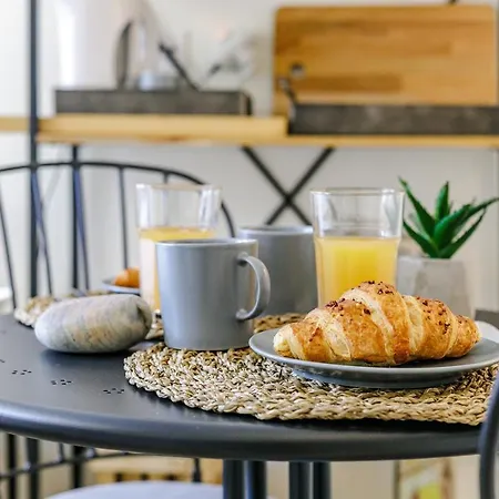 Lovelystay - Taipas Studio With Ac Apartment