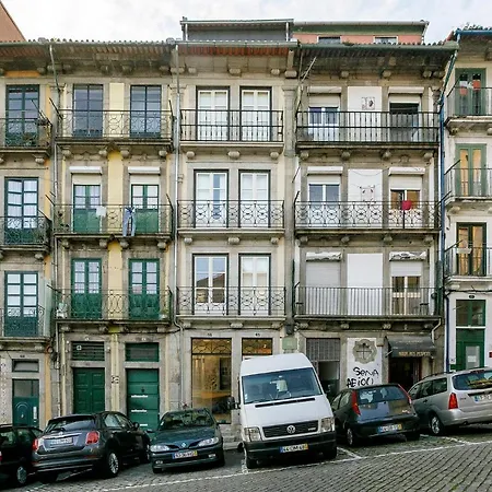 Lovelystay - Taipas Studio With Ac Apartment